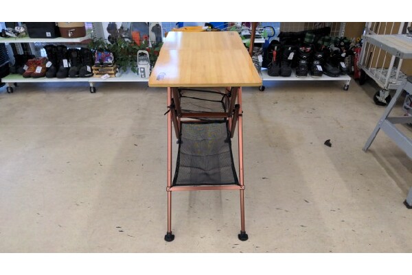 Colemanのキッチンテーブルをご紹介いたします。｜2025年11月07日