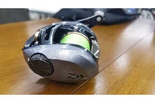 ダイワ KOHGA100L パワフル＆軽量。基本性能充実のエキスパートモデル。 魚拓,中古