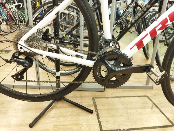 安定感抜群！通勤・通学にもオススメ！ TREK DOMANE AL3 DISC 2021のご