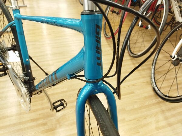 安定感抜群!通勤通学にオススメ!! GIANT ESCAPE R DISC クロス