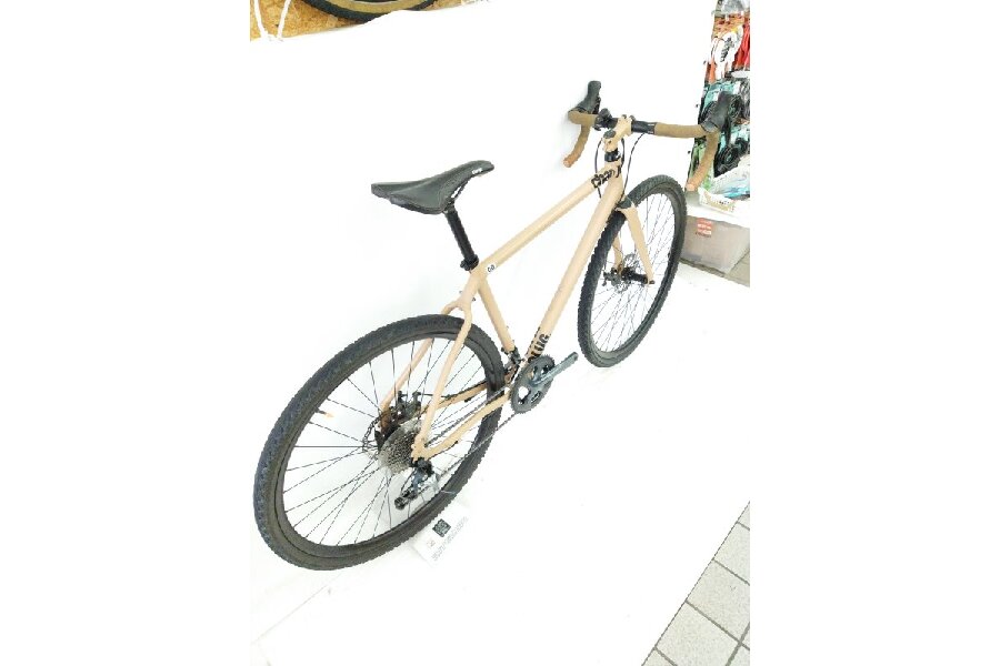 日常からロングライドまで楽しめる!! ChargeBIKES PLUG3 ロードバイク