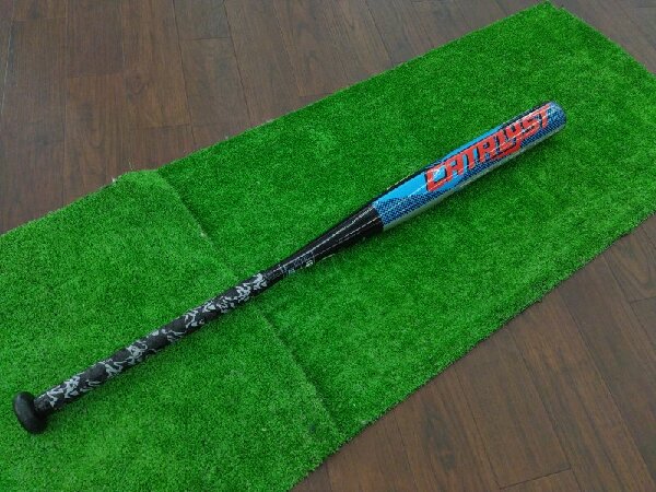 ルイスビルスラッガーのソフトボールバットカタリストSTが入荷