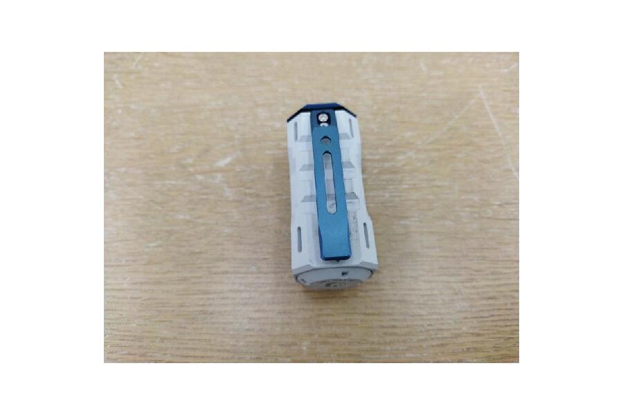 WUBEN X0 ハンディライト 最大800ルーメン箱破れ有 電池蓋傷有