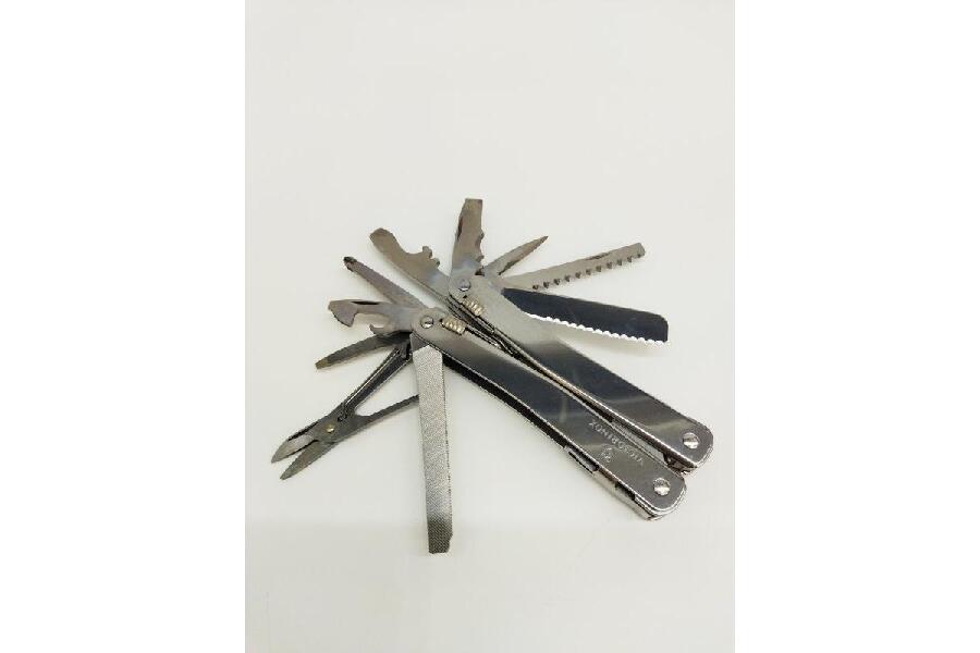 話題の行列 VICTORINOX サイズ約10.5x3.5x1 ケース付 スピリットXプラス ビクトリノックス