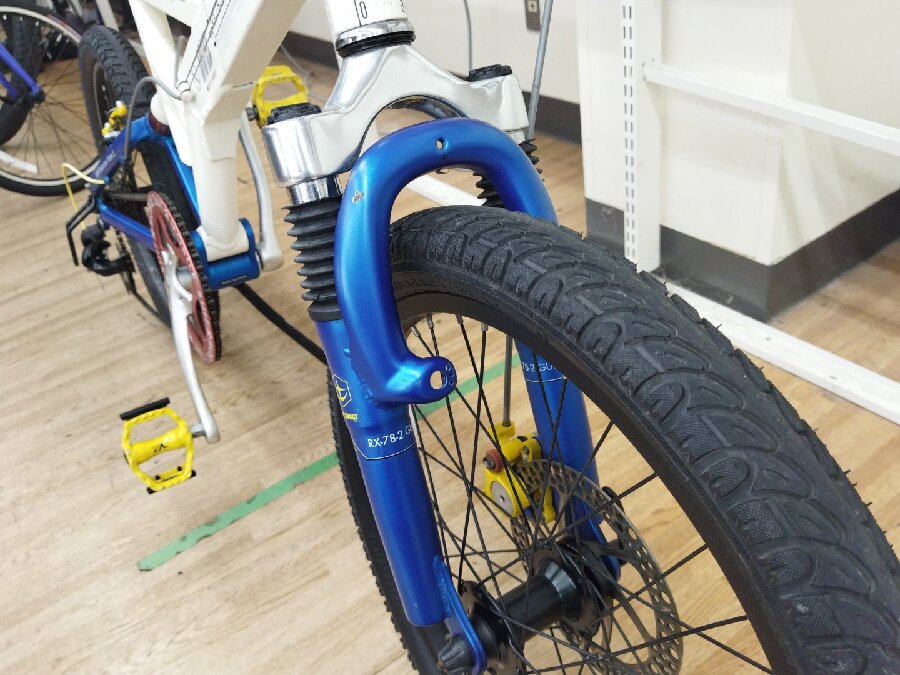 ガンダム　自転車　ホワイトベース　限定？　ミニベロ ガンダムファンにはたまらない。ホワイトベース ミニベロのご紹介