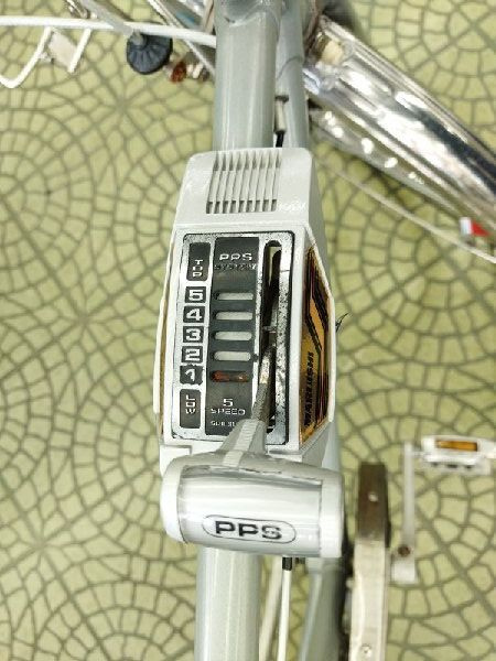 車のシフトレバー？？いえ、自転車のシフトレバーです。MARUISHI